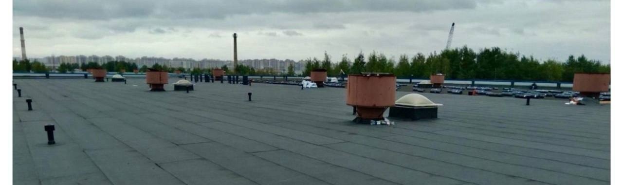 Плоская кровля логистического комплекса, вид сверху